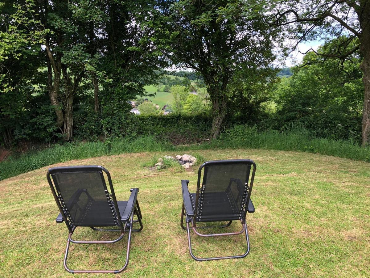 The Shepherds Hut At The Shippen, Tiphayes Honiton Extérieur photo