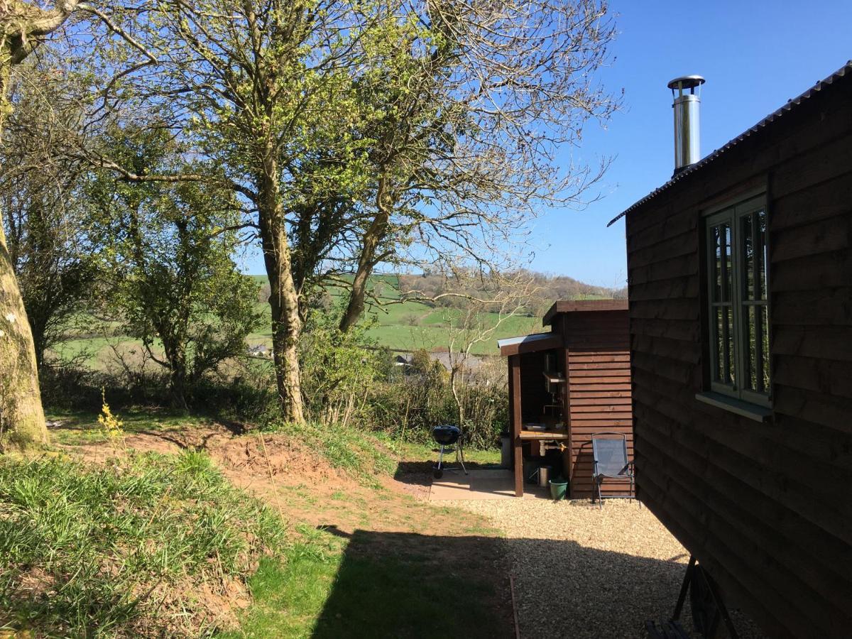 The Shepherds Hut At The Shippen, Tiphayes Honiton Extérieur photo
